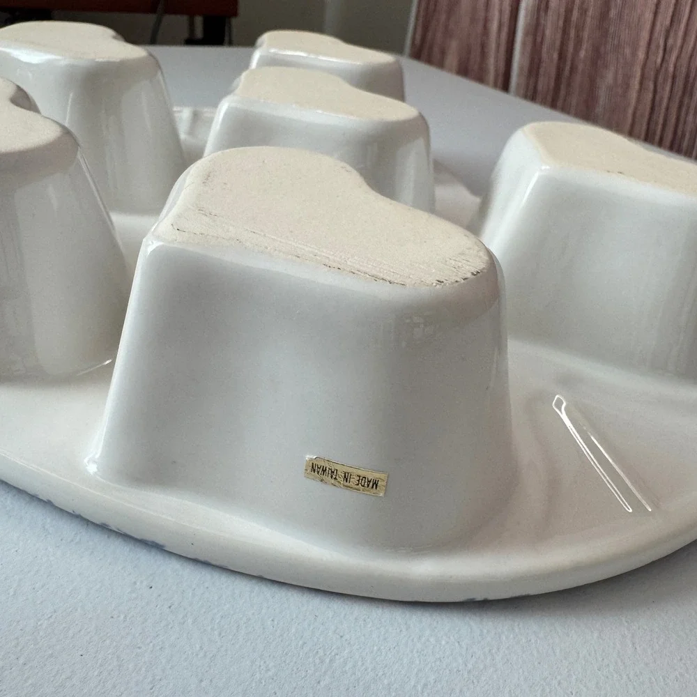 Vintage Heart Shaped Muffin Pan Blue White Spatterware Ceramic 6 Cup Large